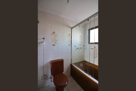 Apartamento à venda com 220m², 3 quartos e 2 vagasBanheiro da Suíte