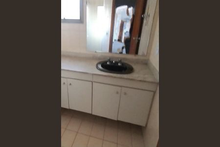 Apartamento à venda com 220m², 3 quartos e 2 vagasBanheiro Social