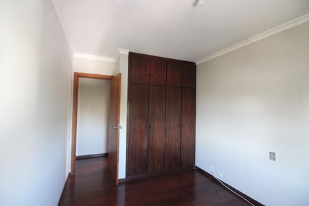Apartamento à venda com 220m², 3 quartos e 2 vagasQuarto 2