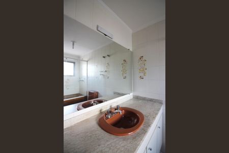 Apartamento à venda com 220m², 3 quartos e 2 vagasBanheiro da Suíte