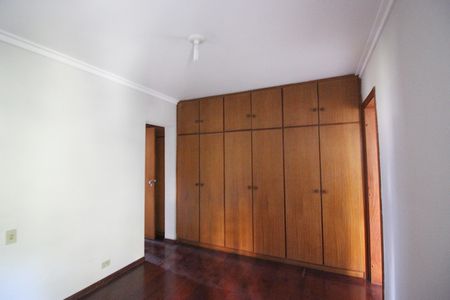 Apartamento à venda com 220m², 3 quartos e 2 vagasSuíte