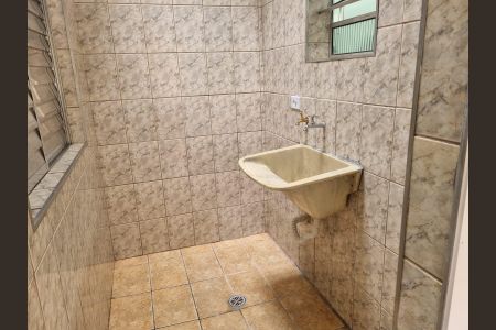 Área de Serviço de casa para alugar com 2 quartos, 50m² em Jardim Maria Virginia, São Paulo