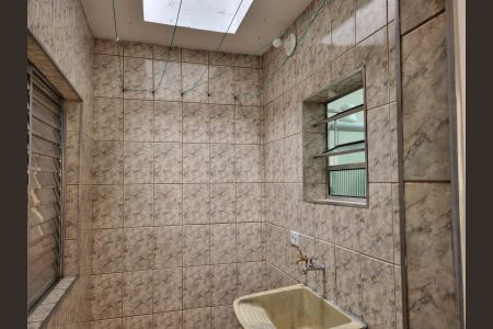 Casa para alugar com 50m², 2 quartos e 1 vaga Casa para alugar com 50m², 2 quartos e 1 vagaÁrea de Serviço