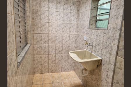 Área de Serviço de casa para alugar com 2 quartos, 50m² em Jardim Maria Virginia, São Paulo