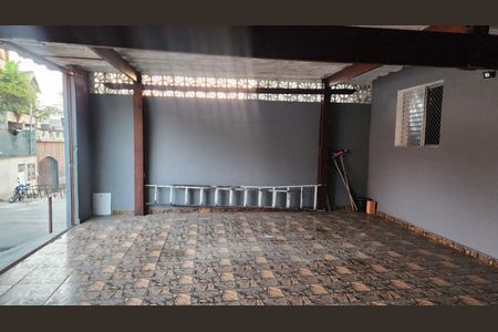 Garagem de casa para alugar com 2 quartos, 50m² em Jardim Maria Virginia, São Paulo