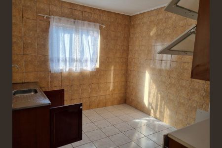 Cozinha de casa para alugar com 2 quartos, 50m² em Jardim Maria Virginia, São Paulo