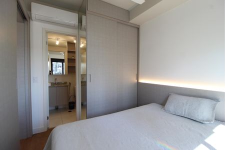 Quarto Suíte de kitnet/studio para alugar com 1 quarto, 31m² em Vila Olímpia, São Paulo