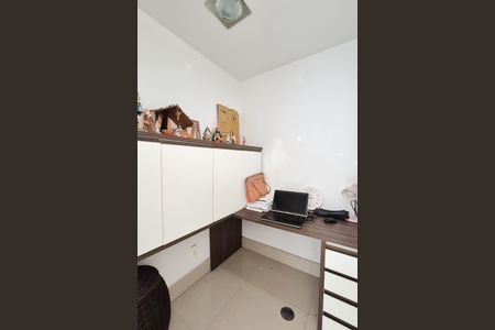 Apartamento à venda com 104m², 3 quartos e 2 vagasQuarto de Serviço