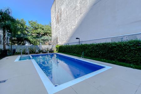 Apartamento à venda com 28m², 1 quarto e sem vaga Apartamento à venda com 28m², 1 quarto e sem vagaÁrea comum - Piscina