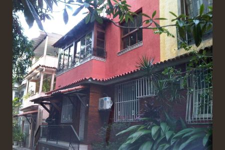 Casa à venda com 270m², 4 quartos e 1 vaga