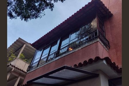 Casa à venda com 270m², 4 quartos e 1 vaga