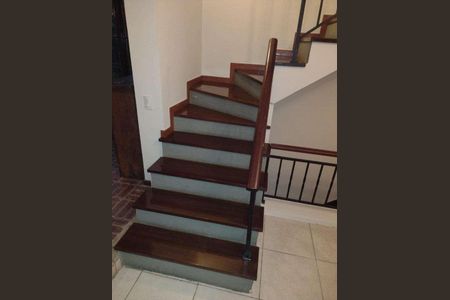 Casa à venda com 270m², 4 quartos e 1 vaga