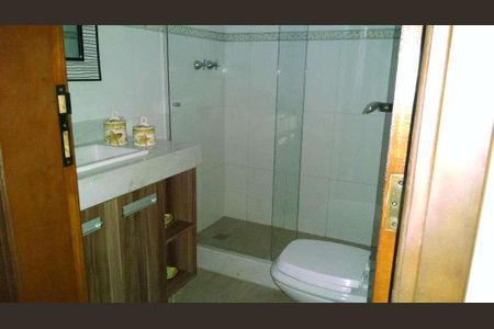 Casa à venda com 270m², 4 quartos e 1 vaga