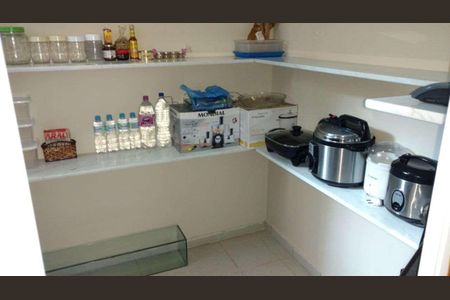 Casa à venda com 270m², 4 quartos e 1 vaga