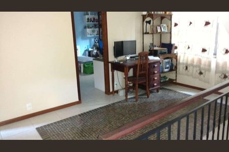 Casa à venda com 270m², 4 quartos e 1 vaga