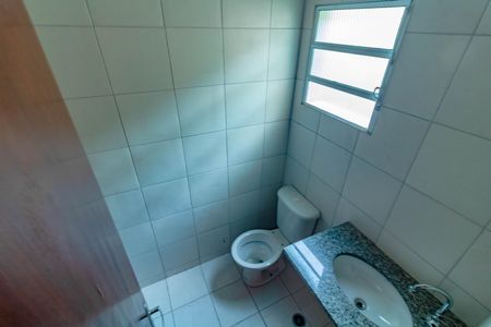 Casa de condomínio à venda com 75m², 2 quartos e 2 vagasBanheiro do Quarto 1