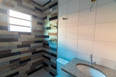 Casa à venda com 75m², 2 quartos e 2 vagasBanheiro da Suíte 2