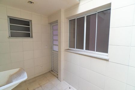Casa à venda com 75m², 2 quartos e 2 vagasLavanderia