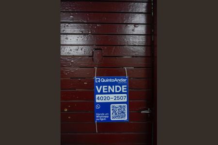 Casa à venda com 200m², 4 quartos e 2 vagas Casa à venda com 200m², 4 quartos e 2 vagasPlaca