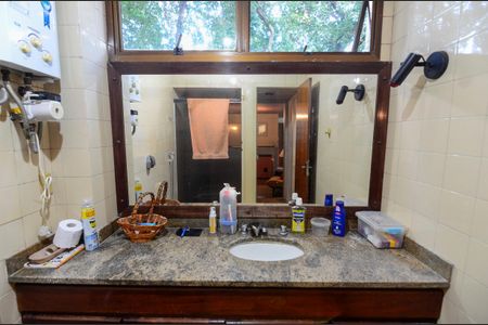 Casa à venda com 200m², 4 quartos e 2 vagas Casa à venda com 200m², 4 quartos e 2 vagasBanheiro da Suíte 3