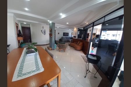 Apartamento para alugar com 154m², 2 quartos e 1 vaga Apartamento para alugar com 154m², 2 quartos e 1 vagaSala