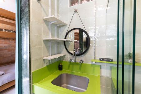 Studio para alugar com 32m², 1 quarto e 1 vaga Studio para alugar com 32m², 1 quarto e 1 vagaBanheiro