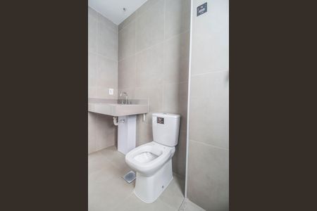 Casa de condomínio à venda com 230m², 3 quartos e 3 vagas Casa de condomínio à venda com 230m², 3 quartos e 3 vagasBanheiro da Suíte 3