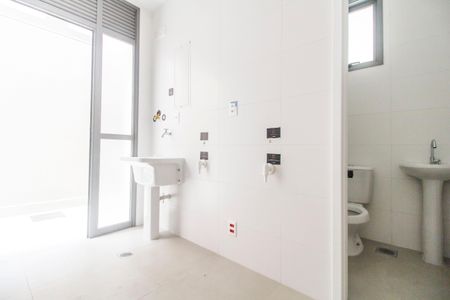 Casa de condomínio à venda com 230m², 3 quartos e 3 vagas Casa de condomínio à venda com 230m², 3 quartos e 3 vagasÁrea de Serviço