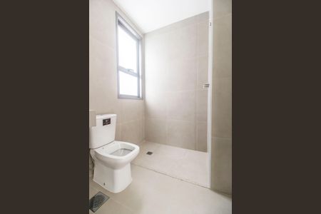 Casa de condomínio à venda com 230m², 3 quartos e 3 vagas Casa de condomínio à venda com 230m², 3 quartos e 3 vagasBanheiro da Suíte 2