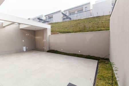 Casa de condomínio à venda com 230m², 3 quartos e 3 vagas Casa de condomínio à venda com 230m², 3 quartos e 3 vagasQuintal