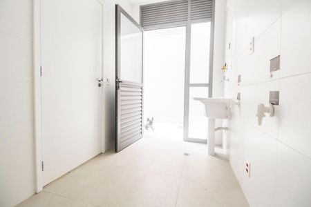 Casa de condomínio à venda com 230m², 3 quartos e 3 vagas Casa de condomínio à venda com 230m², 3 quartos e 3 vagasÁrea de Serviço