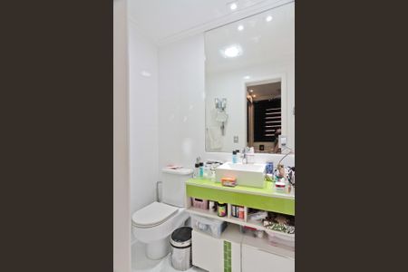 Apartamento à venda com 130m², 3 quartos e 4 vagasBanheiro da Suíte 2