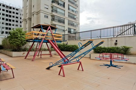 Apartamento à venda com 130m², 3 quartos e 4 vagasÁrea comum - Playground