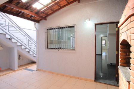 Casa à venda com 200m², 3 quartos e 2 vagasQuintal