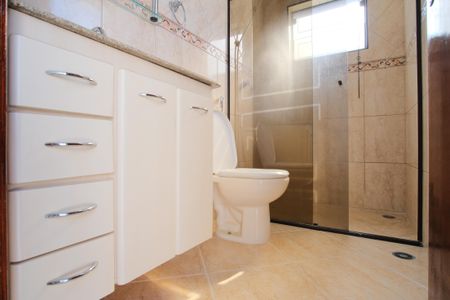 Casa à venda com 200m², 3 quartos e 2 vagasBanheiro da Suíte