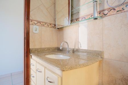 Casa à venda com 200m², 3 quartos e 2 vagasBanheiro da Suíte