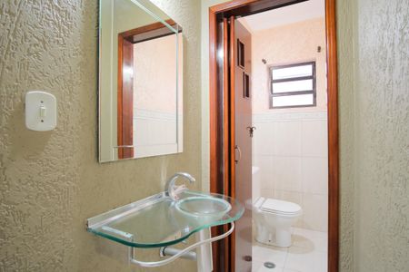 Casa à venda com 200m², 3 quartos e 2 vagasLavabo