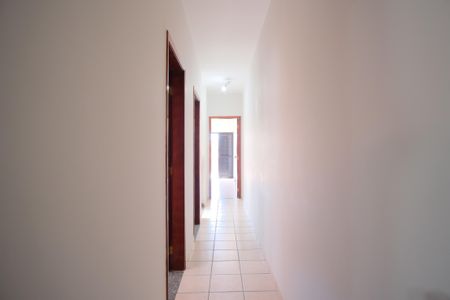 Casa à venda com 200m², 3 quartos e 2 vagasCorredor