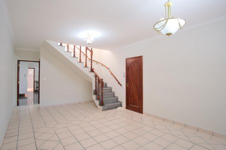 Casa à venda com 200m², 3 quartos e 2 vagasSala