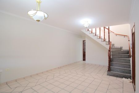 Casa à venda com 200m², 3 quartos e 2 vagasSala