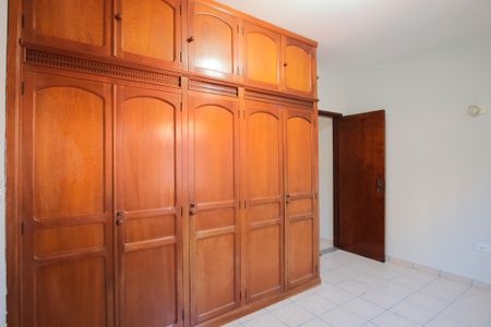 Casa à venda com 200m², 3 quartos e 2 vagasQuarto 2