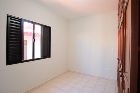 Casa à venda com 200m², 3 quartos e 2 vagasQuarto 2