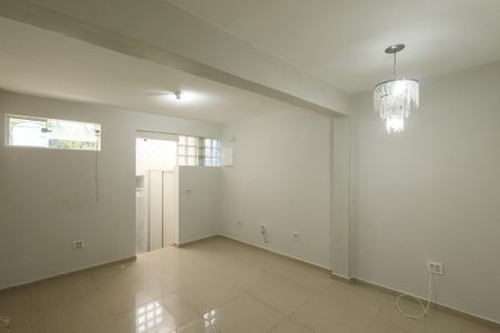 Sala de casa para alugar com 2 quartos, 65m² em Jardim Umuarama, São Paulo