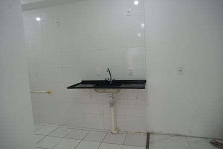 Cozinha de apartamento para alugar com 2 quartos, 44m² em Água Chata, Guarulhos