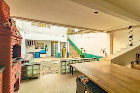 Casa à venda com 180m², 3 quartos e 2 vagasQuintal