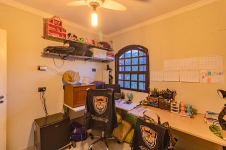 Casa à venda com 180m², 3 quartos e 2 vagasQuarto 1