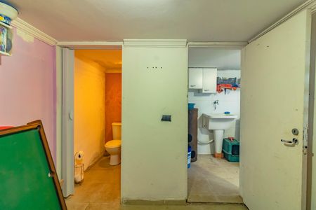 Casa à venda com 180m², 3 quartos e 2 vagasQuarto de Serviço