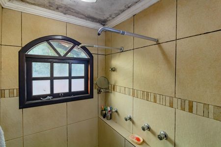 Casa à venda com 180m², 3 quartos e 2 vagasSuíte Banheiro