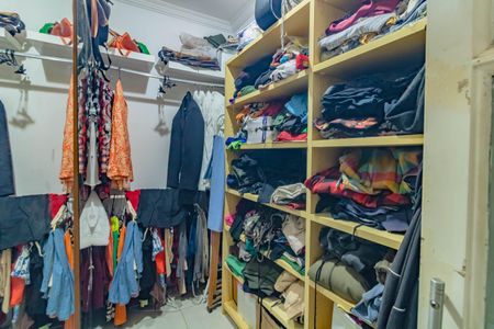 Casa à venda com 180m², 3 quartos e 2 vagasSuíte Closet