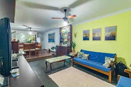 Casa à venda com 180m², 3 quartos e 2 vagasSala